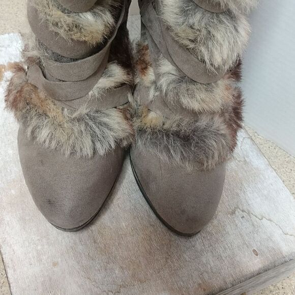 👍 Elle Faux Fur Suede Heels Size 8.5. A6 - Picture 6 of 10